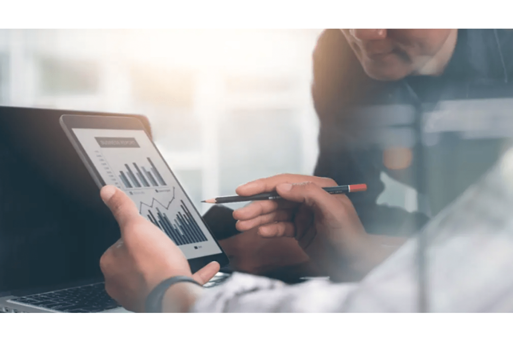 Why_FinOps_is_critical_to_proving_–_and_improving_–_ROI_of_cloud_investments_-_The_Transformative_CIO (1).png